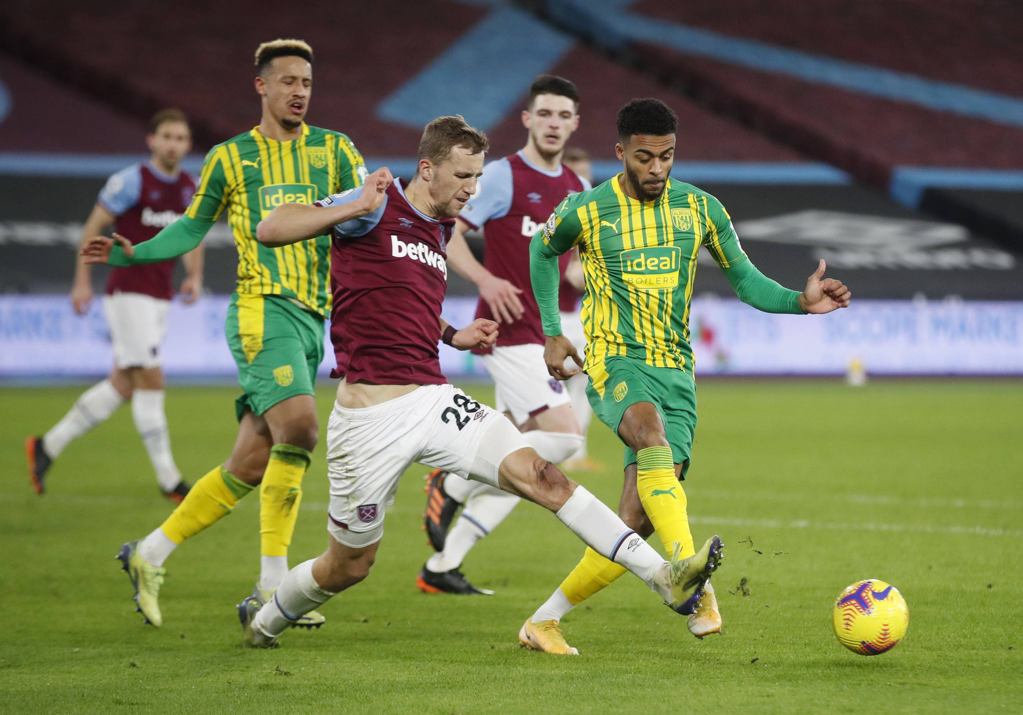 中尤为显著 中尤为显著